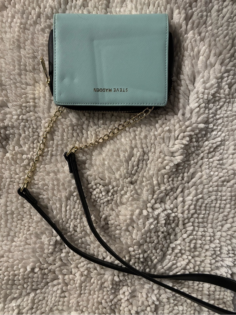 Steve Madden Mint Green Crossbody with Gold Chain - Picture 2 of 2